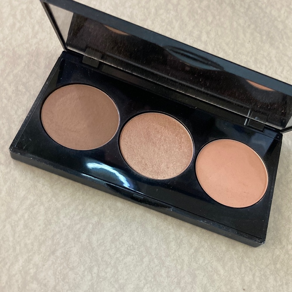 Farmasi peach bite face palette